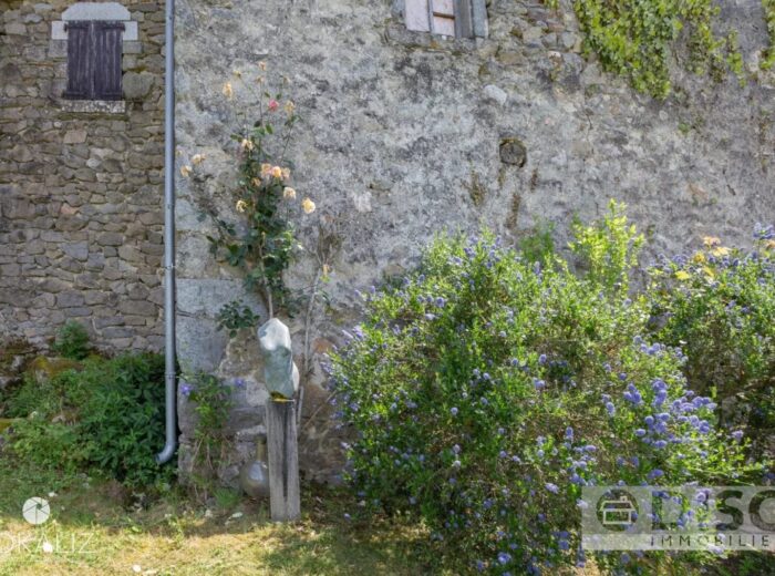 Magnifique propriété avec maison d’amis, piscine, maison annexe et… – Maison ancienne à Saint-André-de-Najac