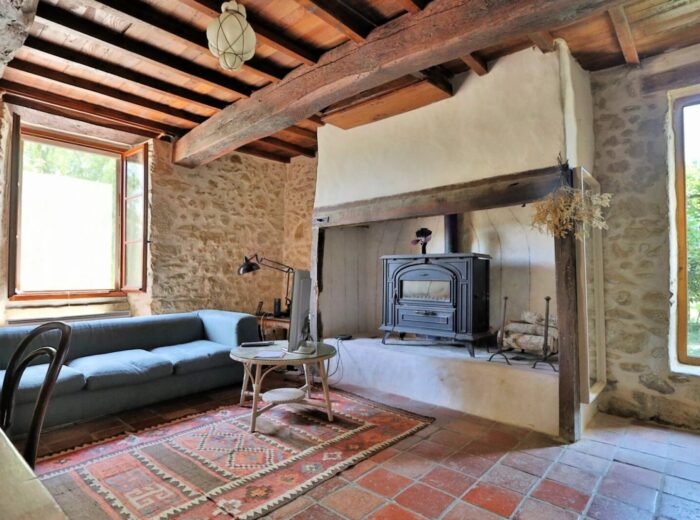 Une charmante ferme gasconne avec une vue imprenable sur les Pyrénées. – Maison ancienne à Laveraët