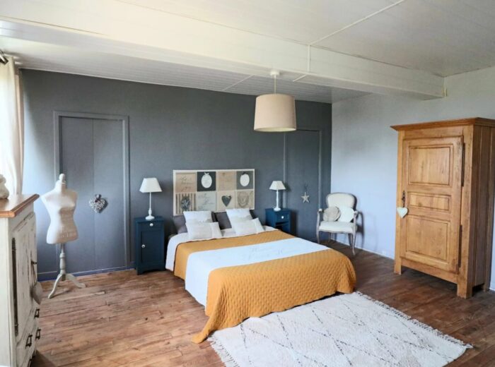 Maison de caractère rénovée, comprenant 3 chambres, avec piscine… – Maison de caractère à Marciac
