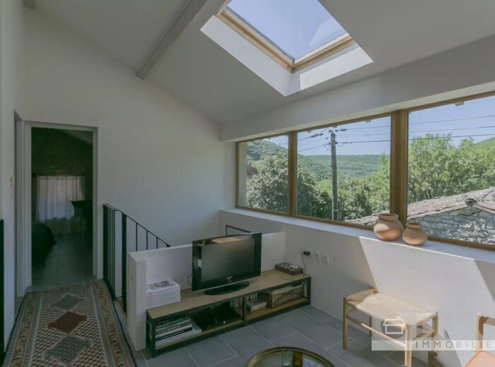 Belle maison moderne conçu par architecte avec petit jardin et… – Maison ancienne à Penne