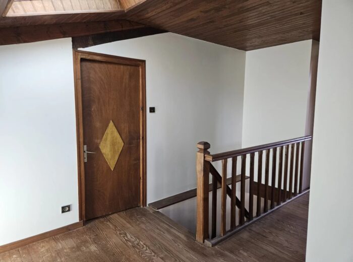 Ferme moderne avec une seconde maison à rénover – Maison à rénover à Viella
