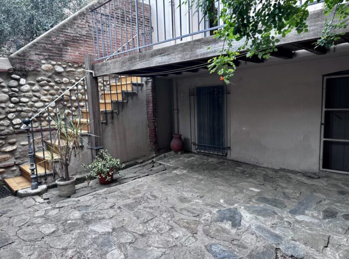 Vaste apt F4 dans maison bourgeoise, terrasses, atelier, cave – Appartement ancien à Perpignan
