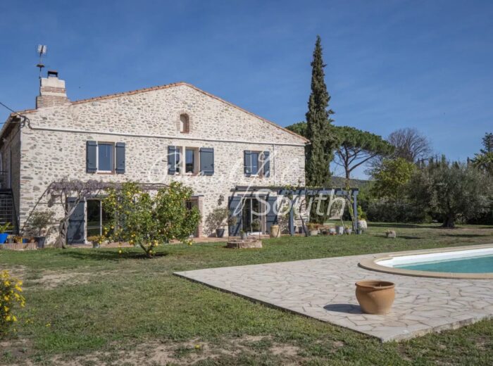 MAS EN PIERRE AVEC JARDIN ET PISCINE, PERPIGNAN OUEST – Maison ancienne à Perpignan