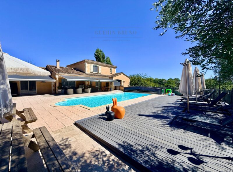 Maison ancienne avec piscine à Bergerac
