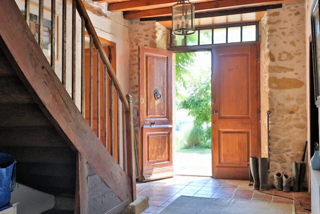 Une charmante ferme gasconne avec une vue imprenable sur les Pyrénées. – Maison ancienne à Laveraët