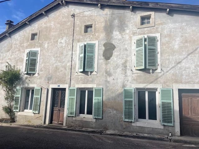 Maison 7 pièces 105 m² · à Sampigny · 105 m² · 38 000 €