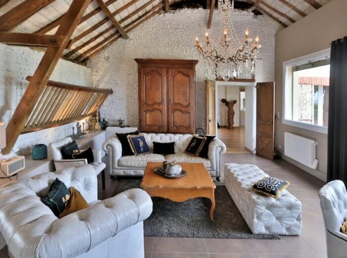 Ancienne ferme avec 6 chambre en très bonne état sur plus d&rsquo;un… – Corps de ferme à Lembeye