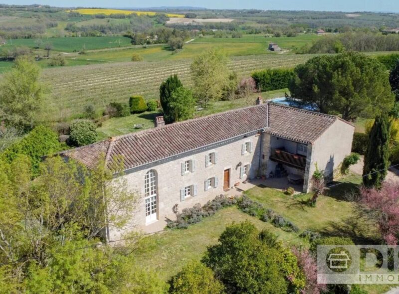 Maison ancienne avec piscine à Vieux