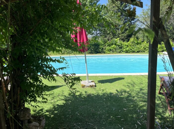 Ensemble immobilier avec gîte indépendant. piscine et vue dégagée –… – Maison ancienne à Saint-Péreuse