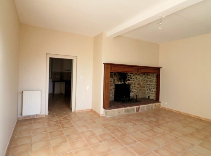 Maison comprenant 5 chambres sur 1860m² avec grandes dépendances – Maison ancienne à Maubourguet