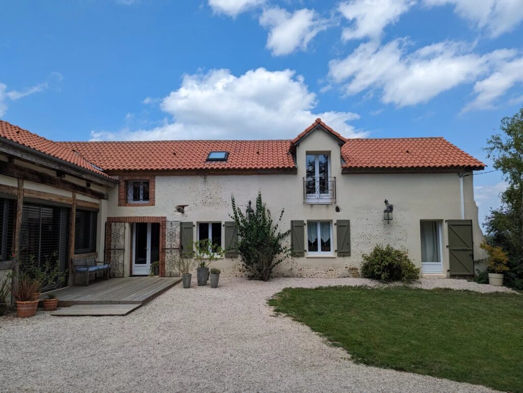 Ancienne ferme avec 6 chambre en très bonne état sur plus d&rsquo;un… – Corps de ferme à Lembeye