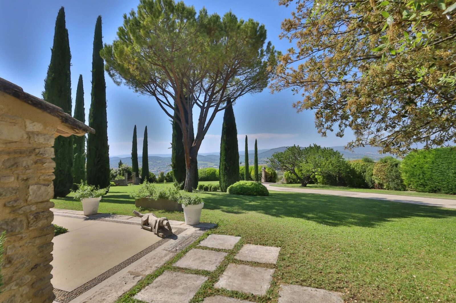 Maison 6 pièces 300 m² · à Apt · 300 m² · 2 990 000 €