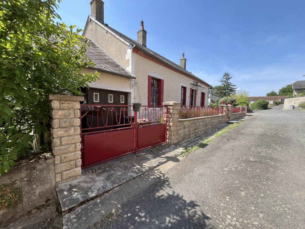 Grande maison au cœur du bourg de Lanty avec vue exceptionnelle – Maison ancienne à Lanty