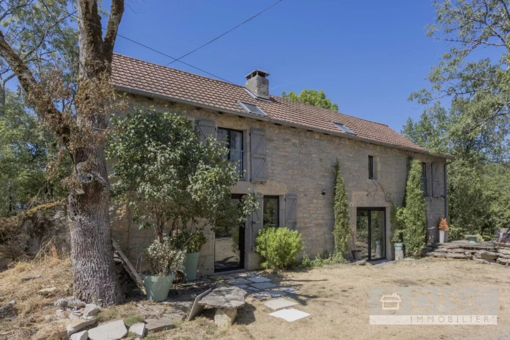 Belle maison en pierre mêlant charme et modernité avec terrain… – Maison en pierre à Caylus