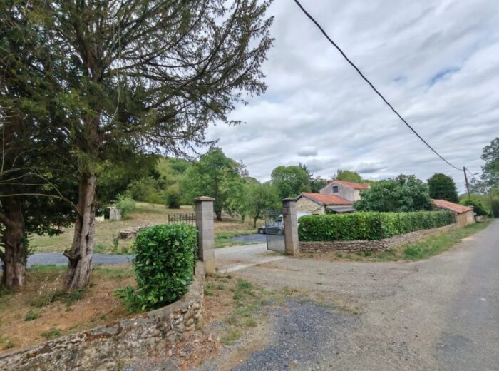 Belle maison de caractère rénovée, 4 chambres, dépendances, 1,7ha de… – Maison de caractère à Maubourguet