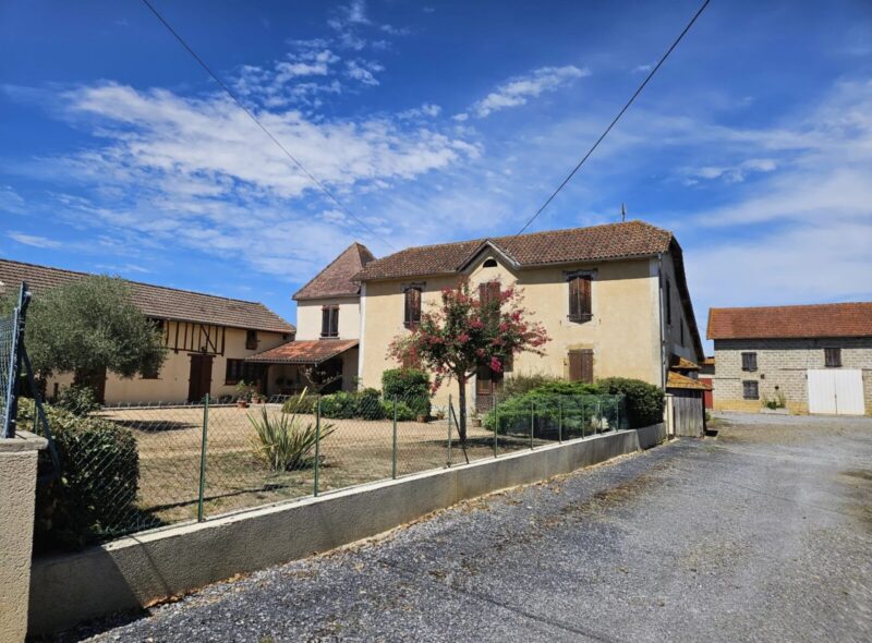 Maison à rénover à Viella