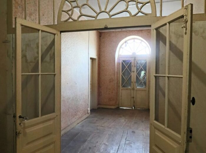 Grande maison de caractère/immeuble de rapport comprenant 7 chambres – Maison de caractère à Maubourguet