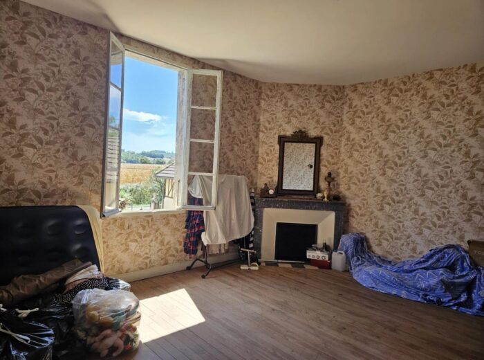 Ferme moderne avec une seconde maison à rénover – Maison à rénover à Viella