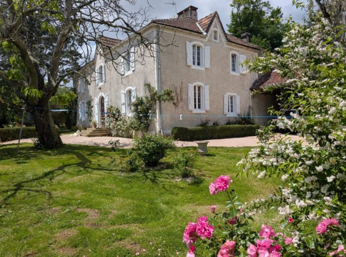 Belle maison de campagne à Madiran, 5 chambres – Maison ancienne à Madiran