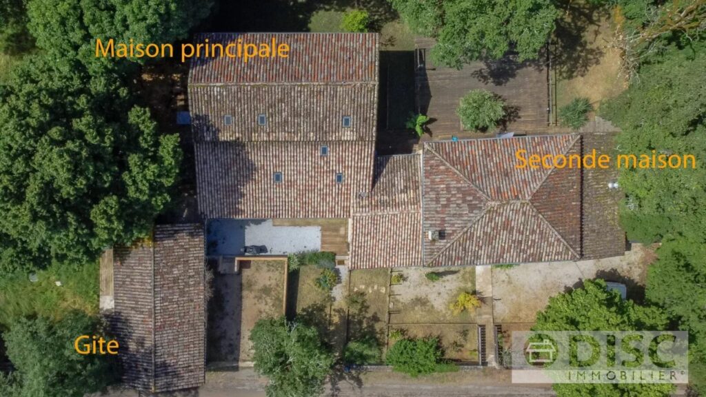 Grande propriété rénovée avec spacieuse maison principale, gîte… – Domaine et propriété à Saint-Antonin-Noble-Val