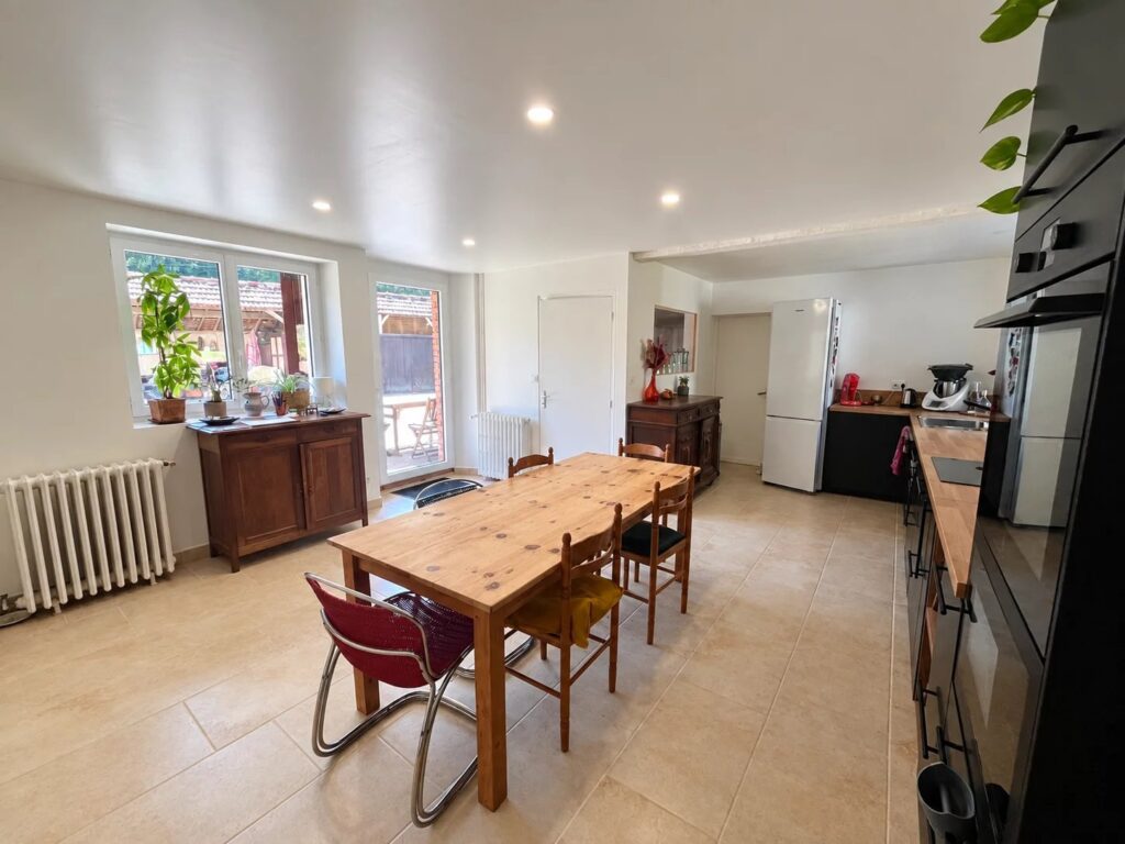 Belle maison de caractère rénovée, 4 chambres, dépendances, 1,7ha de… – Maison de caractère à Maubourguet