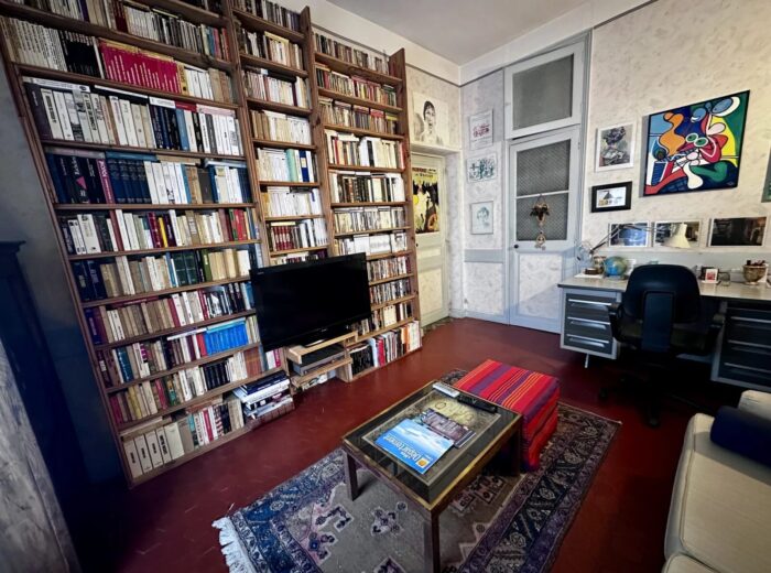 Vaste apt F4 dans maison bourgeoise, terrasses, atelier, cave – Appartement ancien à Perpignan