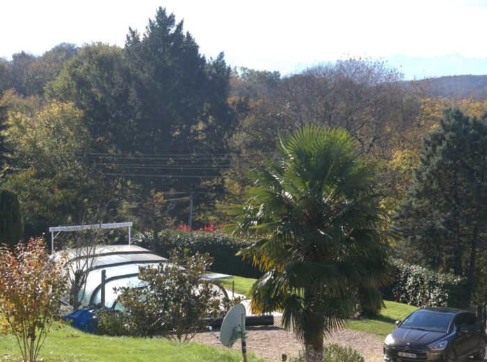 Une charmante maison de campagne dans un endroit paisible – Maison ancienne à TRIE-SUR-BAISE