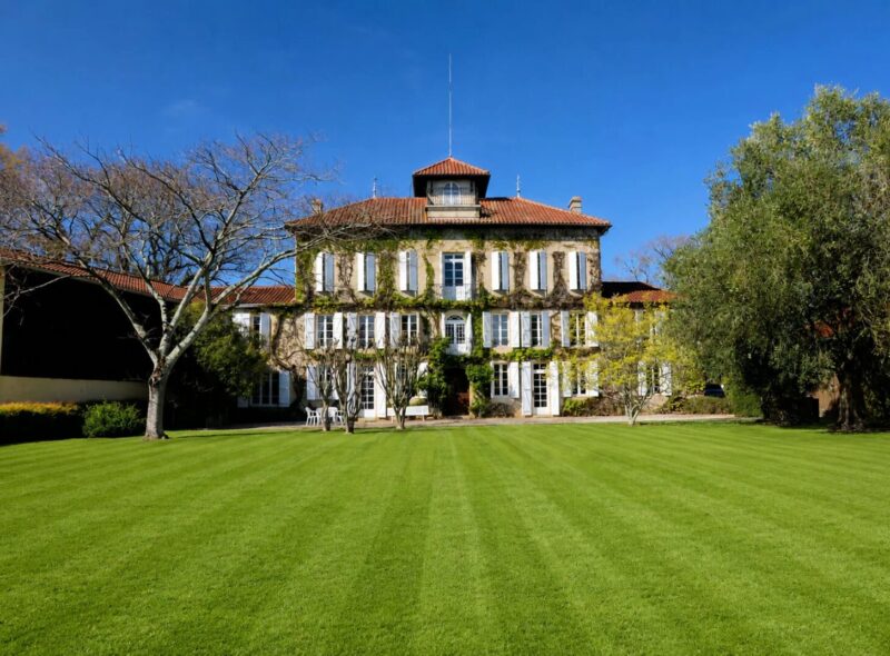 Château avec piscine à Miélan