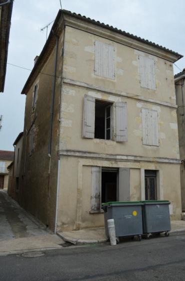 Exclusivité: immeuble (maison à usage d&rsquo;habitation avec garage… – Maison à rénover à Condom