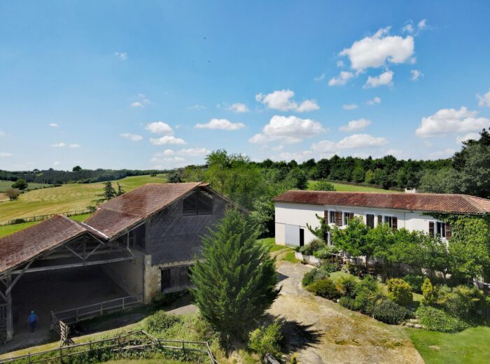 Très belle propriété au calme avec vues magnifiques, 2 maisons (fort… – Maison ancienne à MONTESQUIOU