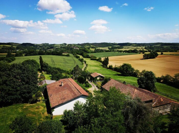 Très belle propriété au calme avec vues magnifiques, 2 maisons (fort… – Maison ancienne à MONTESQUIOU
