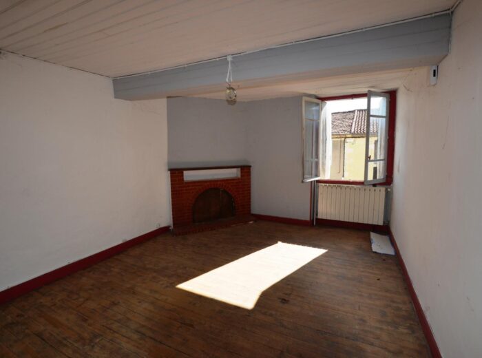 À vendre sur Vic-Fezensac, Gers: Maison à rénover entièrement (sauf… – Maison à rénover à Vic-Fezensac