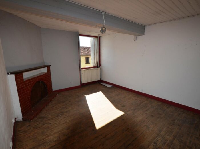 À vendre sur Vic-Fezensac, Gers: Maison à rénover entièrement (sauf… – Maison à rénover à Vic-Fezensac