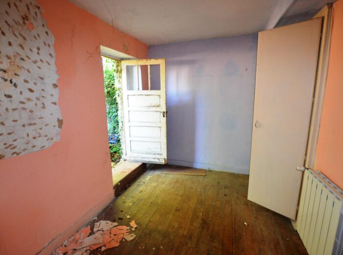 À vendre sur Vic-Fezensac, Gers: Maison à rénover entièrement (sauf… – Maison à rénover à Vic-Fezensac