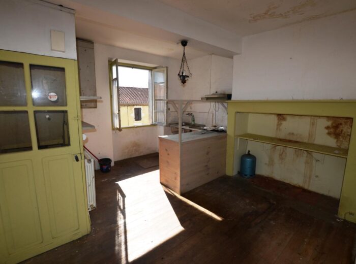 À vendre sur Vic-Fezensac, Gers: Maison à rénover entièrement (sauf… – Maison à rénover à Vic-Fezensac