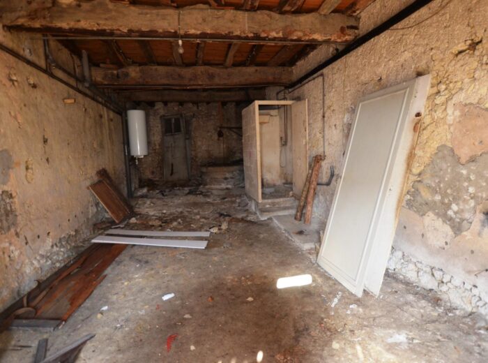 À vendre sur Vic-Fezensac, Gers: Maison à rénover entièrement (sauf… – Maison à rénover à Vic-Fezensac