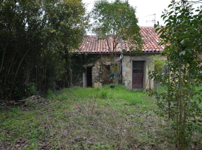 À vendre sur Vic-Fezensac, Gers: Maison à rénover entièrement (sauf… – Maison à rénover à Vic-Fezensac