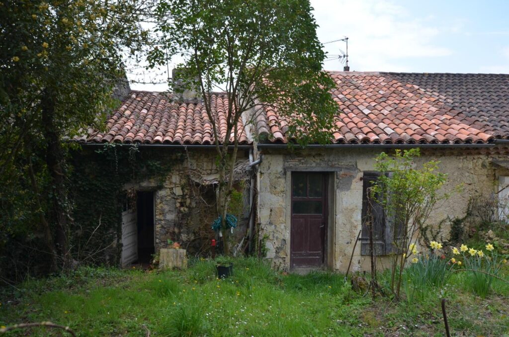 À vendre sur Vic-Fezensac, Gers: Maison à rénover entièrement (sauf… – Maison à rénover à Vic-Fezensac