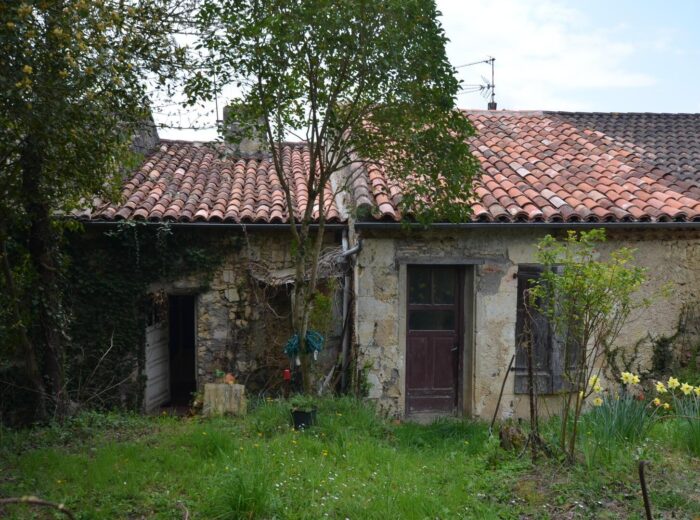 À vendre sur Vic-Fezensac, Gers: Maison à rénover entièrement (sauf… – Maison à rénover à Vic-Fezensac