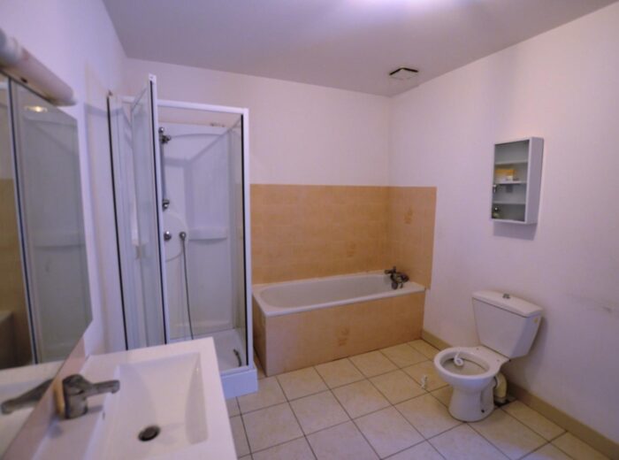 A vendre, Castéra-Verduzan (Gers): Maison de village proche des… – Maison ancienne à CASTERA-VERDUZAN