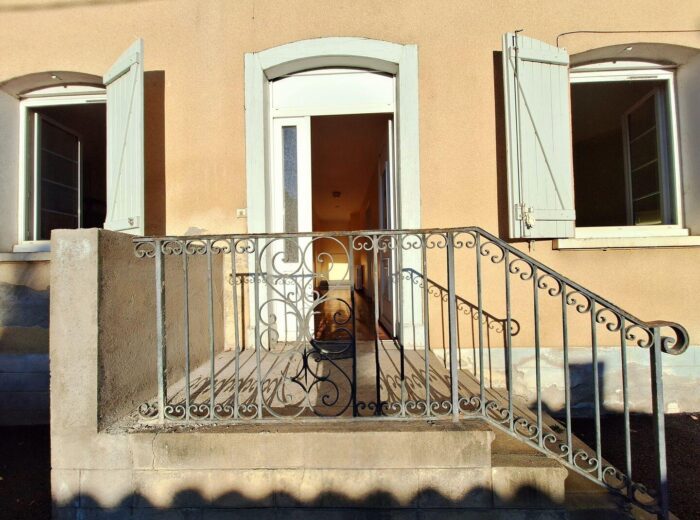 A vendre dans les Hautes-Pyrénées (65): située au cœur d&rsquo;un… – Maison ancienne à Pouy