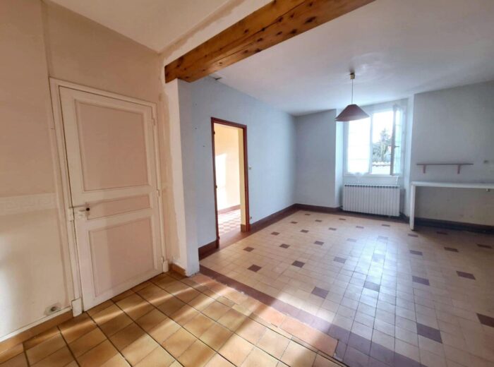 A vendre dans les Hautes-Pyrénées (65): située au cœur d&rsquo;un… – Maison ancienne à Pouy