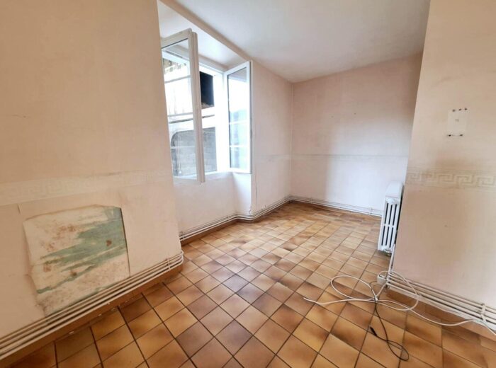 A vendre dans les Hautes-Pyrénées (65): située au cœur d&rsquo;un… – Maison ancienne à Pouy