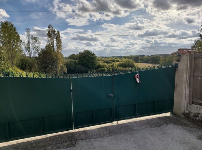 Superbe propriété spacieuse en pierre de 4/5 chambres, nécessitant… – Maison ancienne à Condom