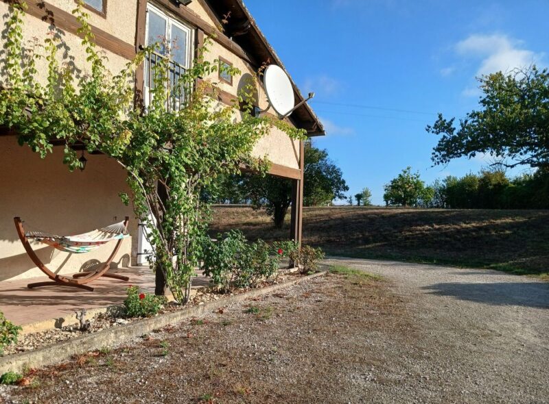 Maison ancienne avec gîte indépendant à Condom