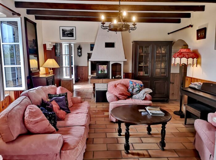 Superbe propriété spacieuse en pierre de 4/5 chambres, nécessitant… – Maison ancienne à Condom