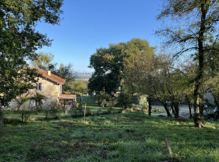 Prix en baisse ! A vendre, Gers, proche Castéra-Verduzan: Tout un… – Maison ancienne à CASTERA-VERDUZAN