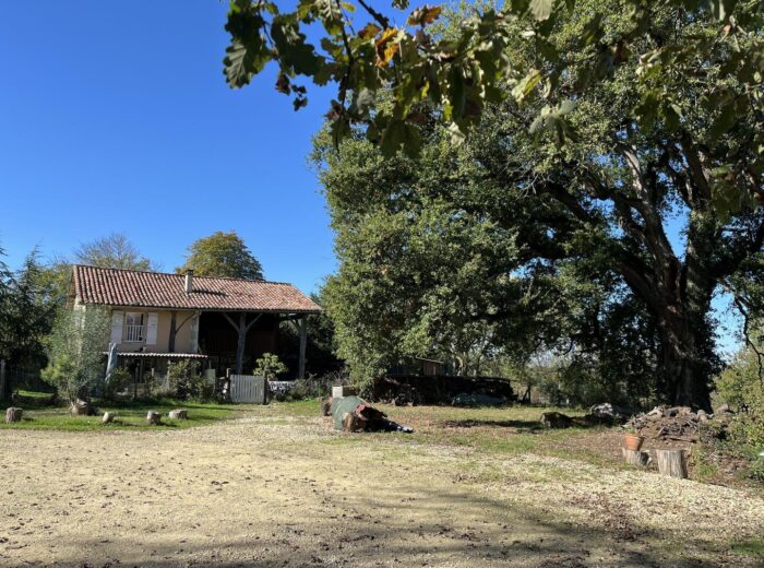 Prix en baisse ! A vendre, Gers, proche Castéra-Verduzan: Tout un… – Maison ancienne à CASTERA-VERDUZAN