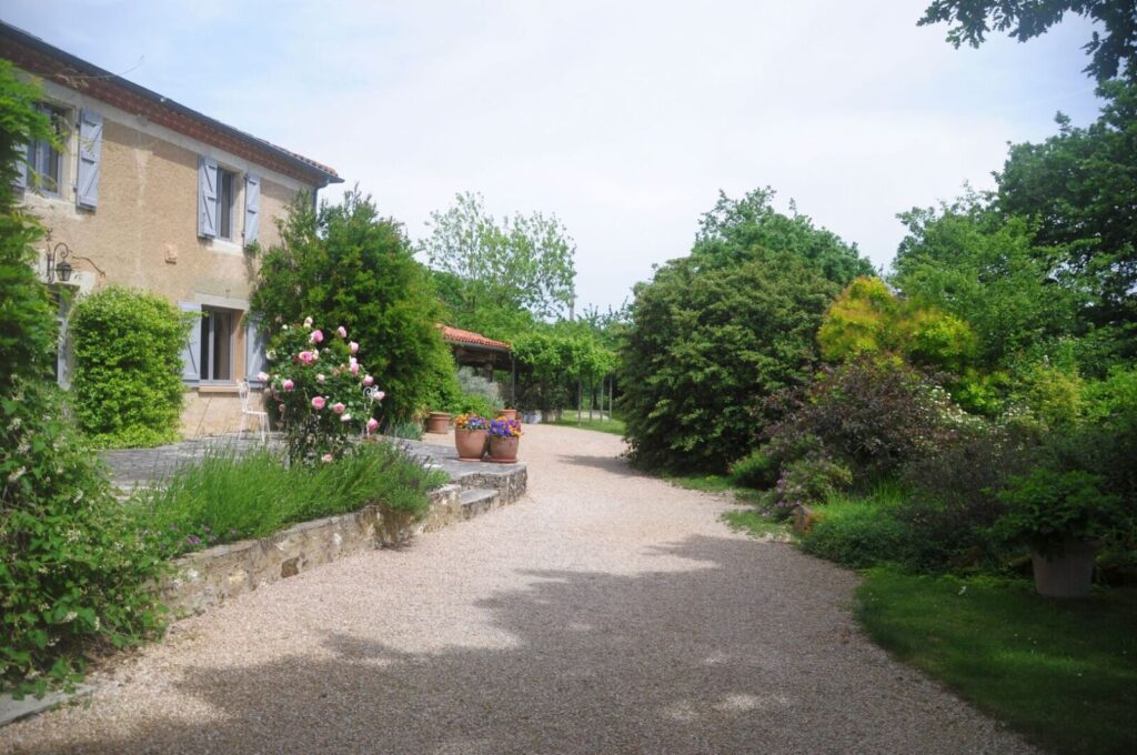 A vendre secteur d&rsquo;Auch: Sur une crête, maison gasconne avec… – Maison ancienne à BARRAN
