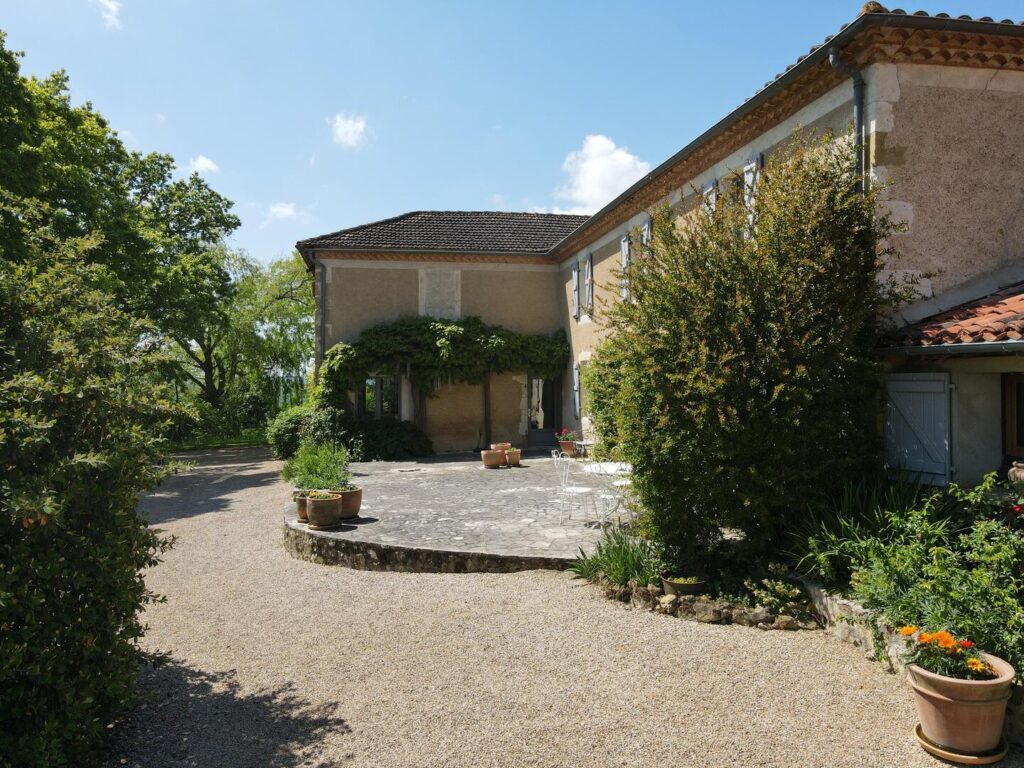 A vendre secteur d&rsquo;Auch: Sur une crête, maison gasconne avec… – Maison ancienne à BARRAN